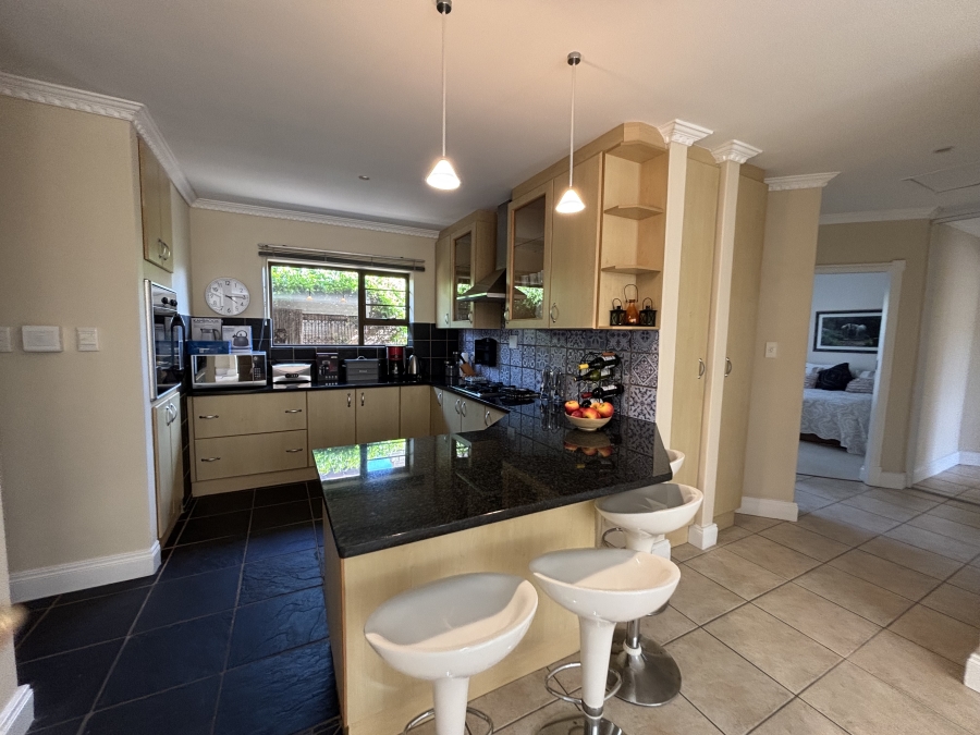 To Let 3 Bedroom Property for Rent in Summerstrand Eastern Cape